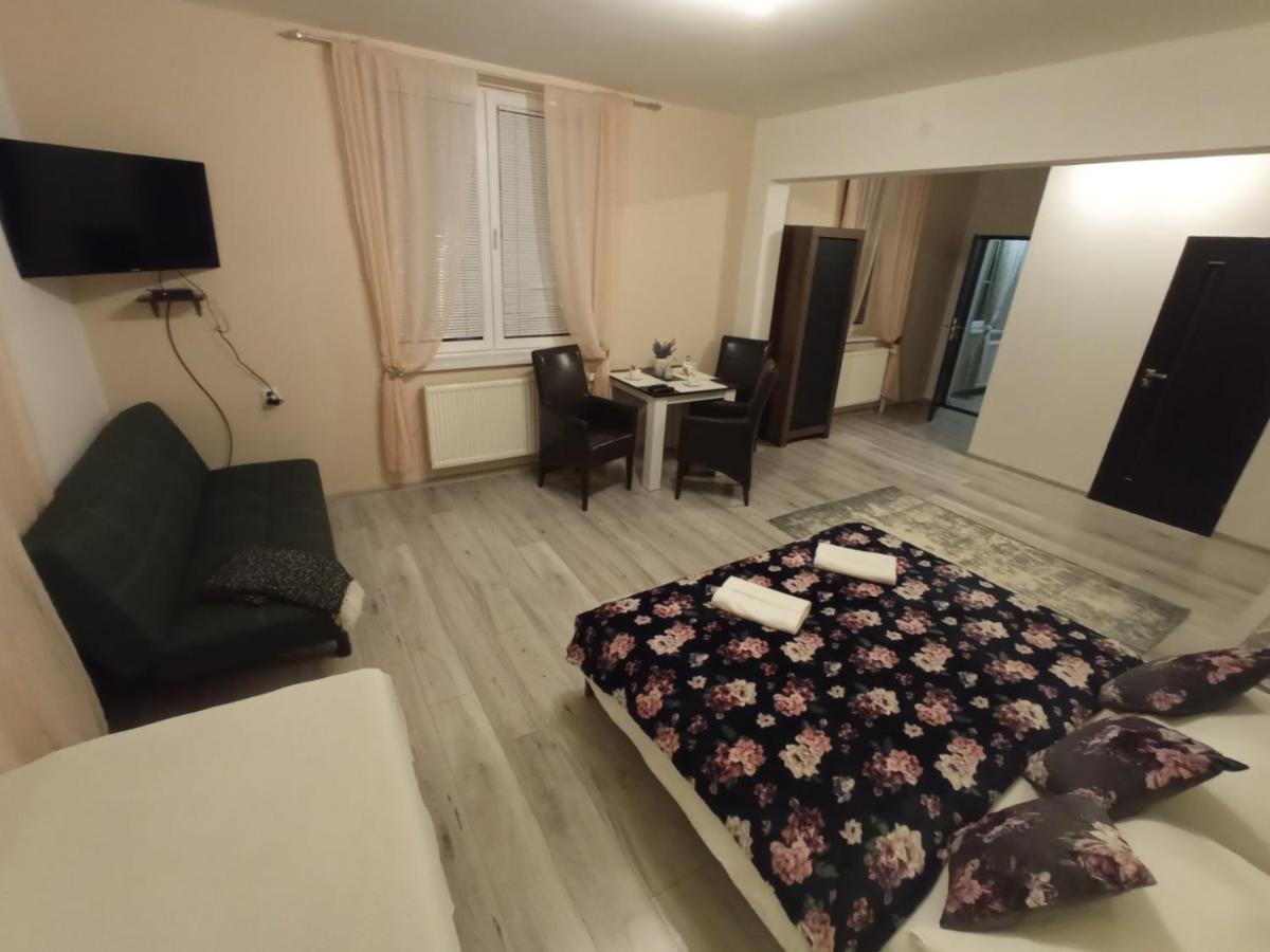 Monato Bed & Breakfast Попрад Екстериор снимка