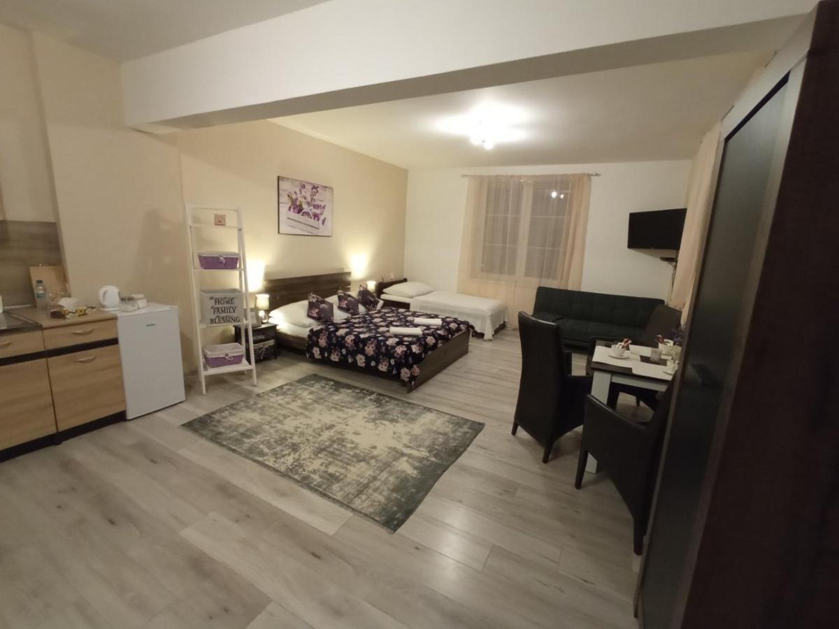 Monato Bed & Breakfast Попрад Екстериор снимка